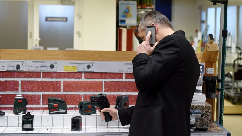 K Senukai meklē 200 darbiniekus