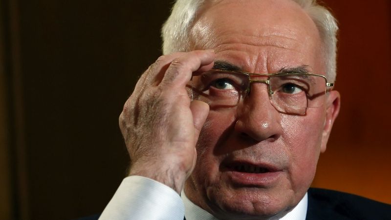 Ukrainas premjers Azarovs gatavs demisionēt