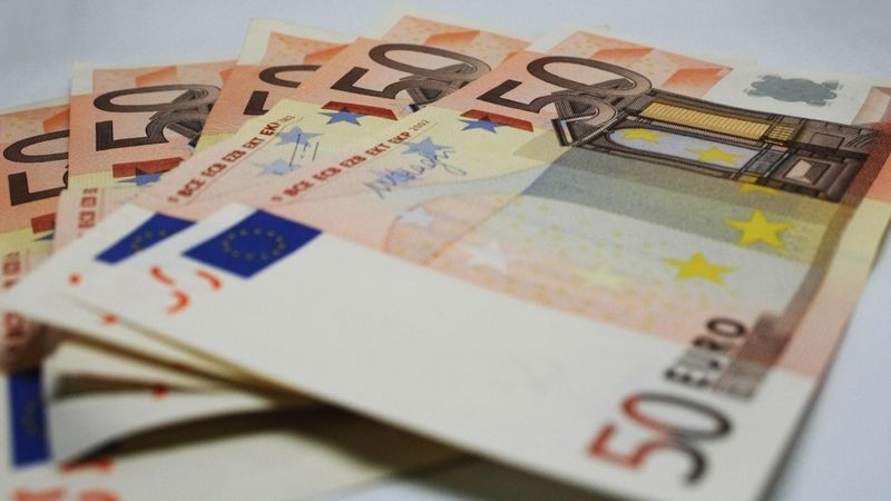 Autoratlīdzību saņēmējiem plāno piemērot līdzšinējo nodokļu nomaksas kārtību