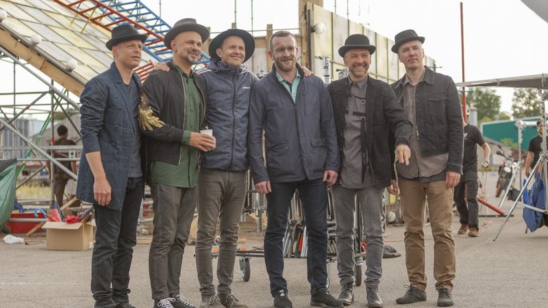 Kaupers par jauno dziesmu: «Šeit ir kas vairāk par vidēju albuma skaņdarbu»