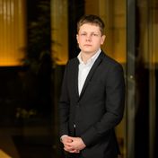 Maijs finanšu tirgos: akciju rallijs, Nasdaq maina noteikumus un jauna FRS galva