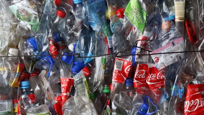 Lietuvas taras depozīta sistēmā pērn atgriezušies 581,6 miljoni pudeļu un skārdeņu