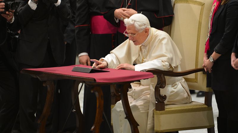 Pasaules mediju dienaskārtībā @pontifex pirmais tvīts