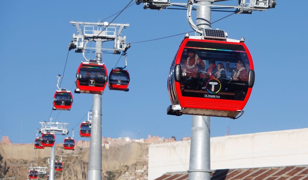 Ieguldot 234 miljonus, sāk kursēt pasaulē augstākais gaisa tramvajs