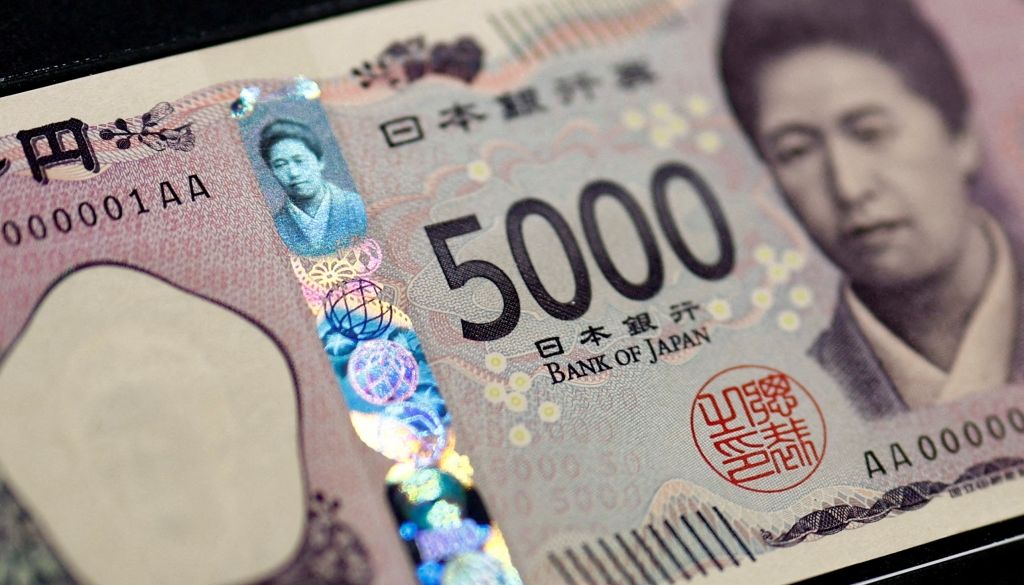Japāna emitē jaunas banknotes ar 3D hologrammu