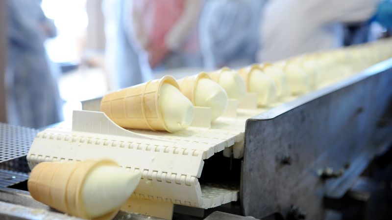 Preiļu siers: Latvijas piena tirgū gaidāmas lielas problēmas saistībā ar pārprodukciju