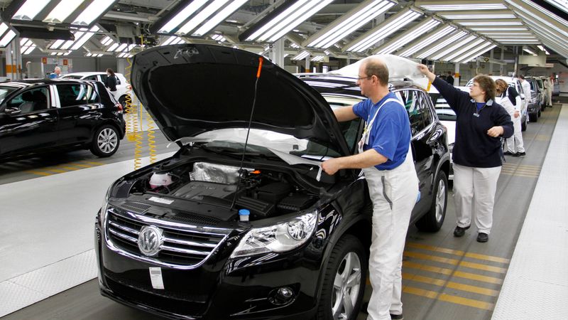 Desmit 2012. gadā Latvijā visbiežāk reģistrēto automašīnu tops