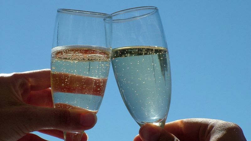 Paziņoti čeku loterijas pirmā mēneša uzvarētāji
