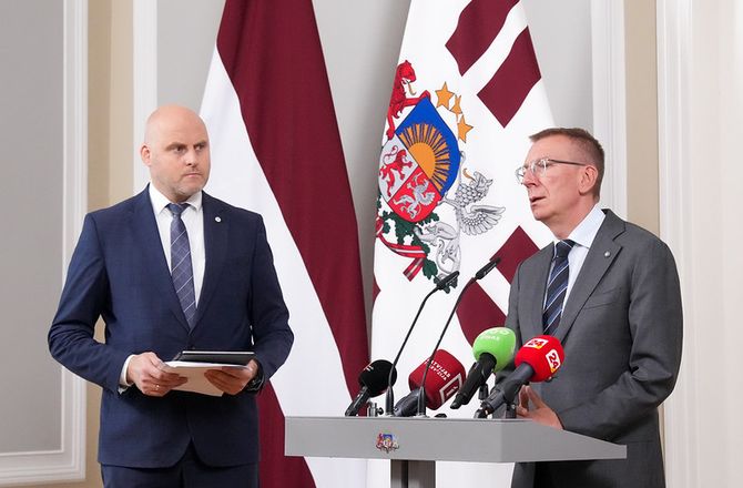 Prezidents mudina sabalansēt intereses Imigrācijas likumā, Kulbergs aizstāv %22naudas pelnīšanu%22