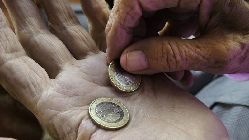 Nabadzīgāko valstu parādsaistības pērn sasniegušas rekordaugstu līmeni