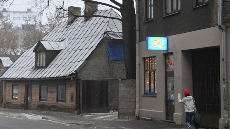 Hārdkors un  balti padebeši Ādmiņu ielā