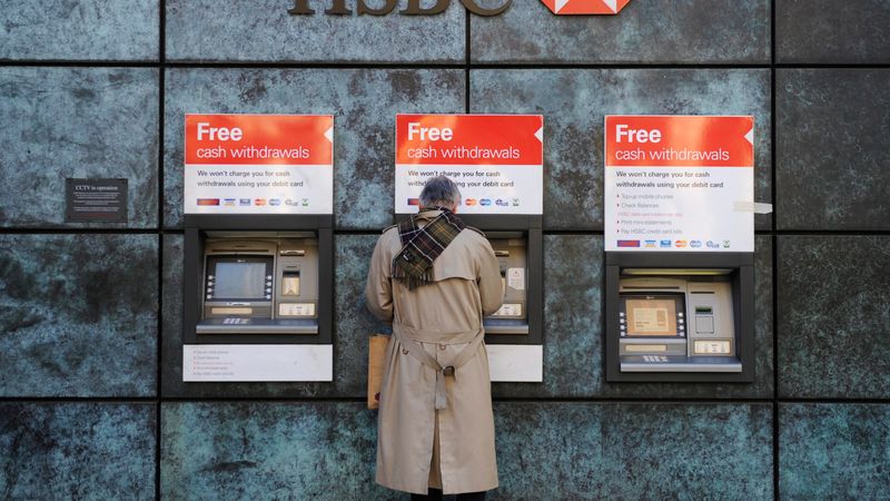 Par naudas atmazgāšanu bankām draud sods 10% apmērā no apgrozījuma