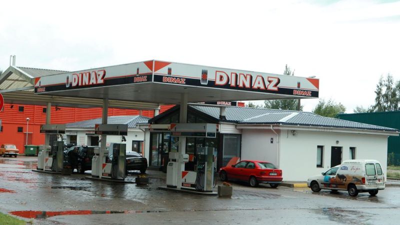 Ļauj apvienoties Dinaz īpašniekam un  Aparts