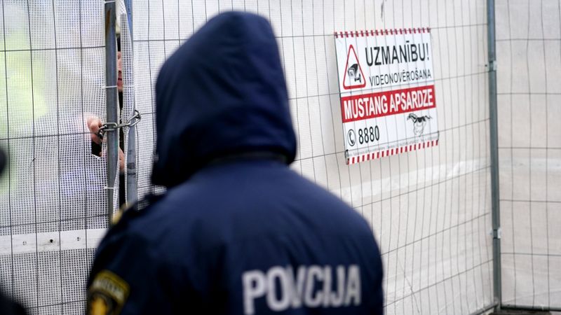 Stradiņu un Velves strīdā sāk kriminālprocesu par dokumentu nolaupīšanu