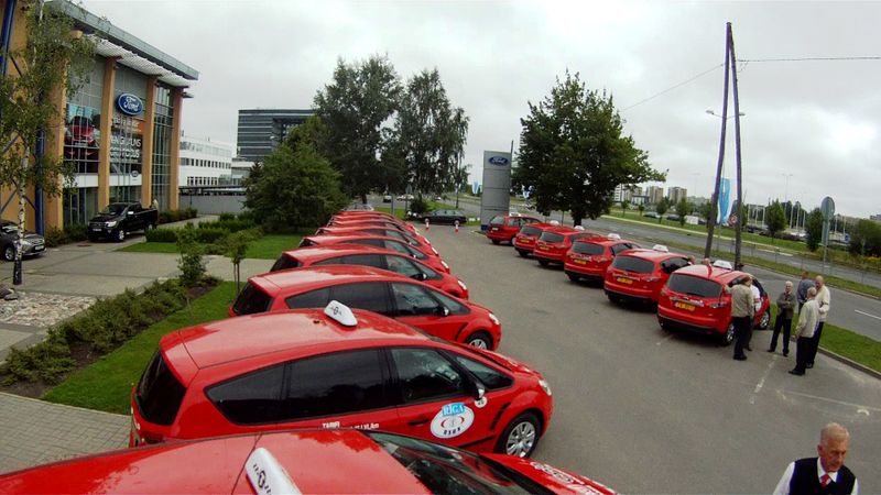 Rīgas Taksometru parks iegulda 750 tūkstošus eiro ar autogāzi darbināmos Ford S-Max