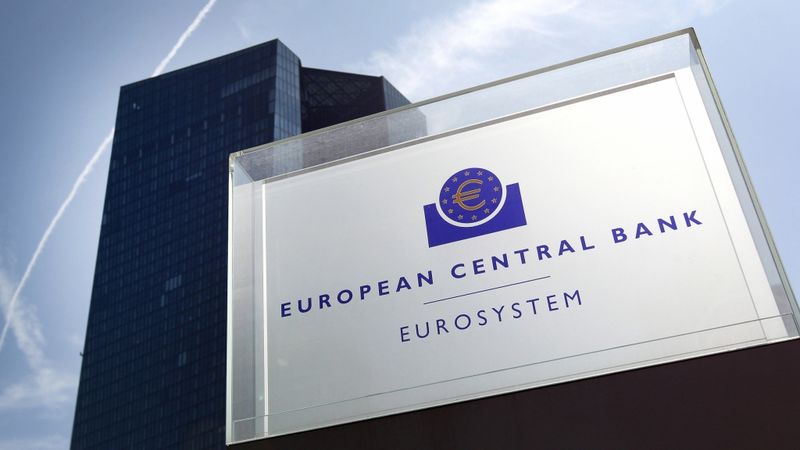 Papildināta  - ECB samazina noguldījumu iespējas uz nakti likmi