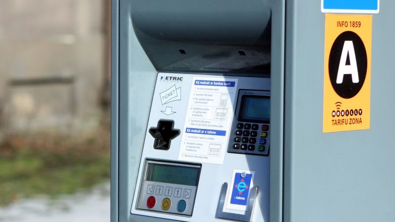 IUB Rīgas satiksmei lūgs pārtraukt līgumu ar SIA Rīgas karte, kas no tirgus «izspiež» Mobilly
