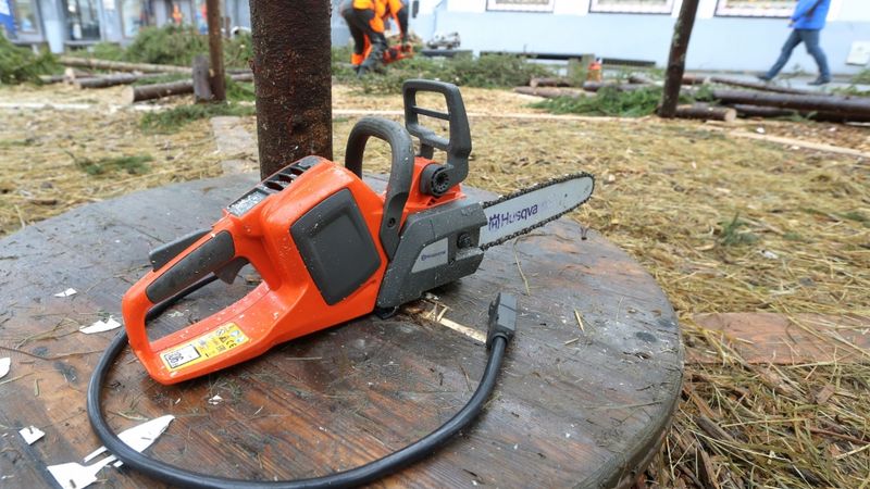 Husqvarna lielākais akcijas cenas kritums 12 gadu laikā
