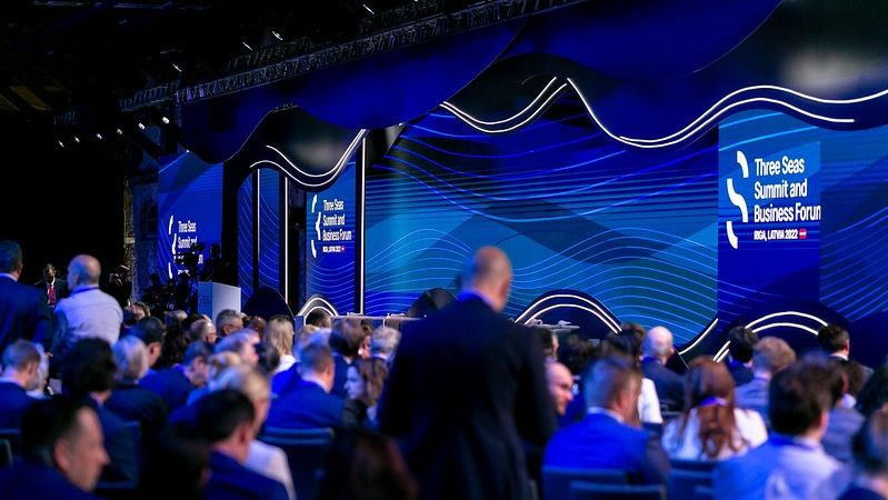 FOTO: Trīs jūru iniciatīvas biznesa forumā iezīmē ciešāku reģiona ekonomisko sadarbību ar Ukrainu