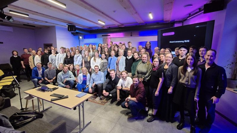 StartSchool hakatonā uzvar MI darbināta programmatūra