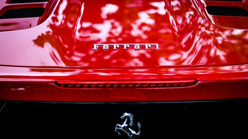 Ferrari prezentē pirmo pilnībā elektrisko automobili