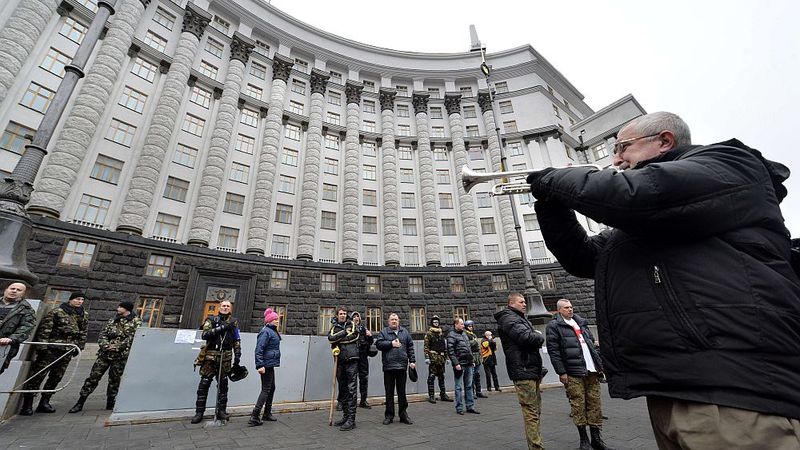 Ukrainas parlaments atstādina Janukoviču un izsludina vēlēšanas 25.maijā