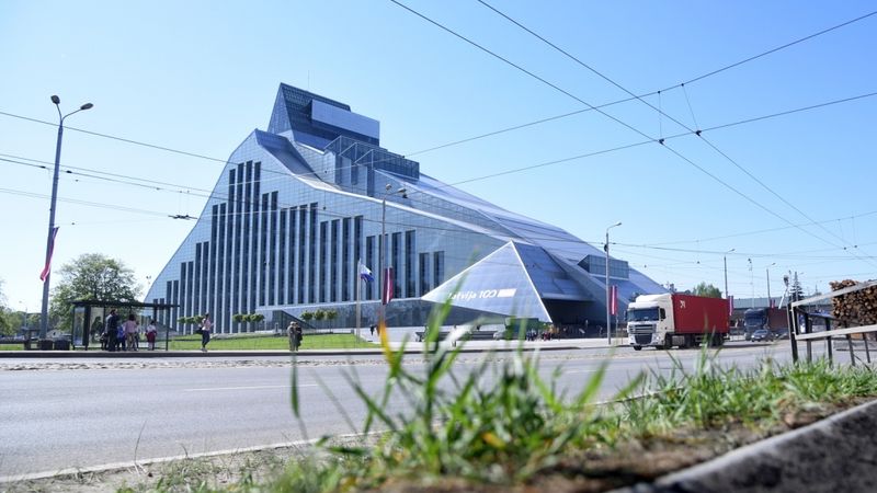 Turpinās skatīt LNB būvnieku prasību par 11,45 miljonu eiro piedziņu no valsts