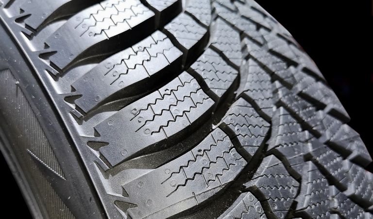 Japānas riepu ražotājs Bridgestone aptur ražošanu Krievijā
