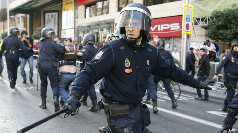 Papildināta ar foto - Eiropu pārņem «taupības protestu» un demonstrāciju vilnis