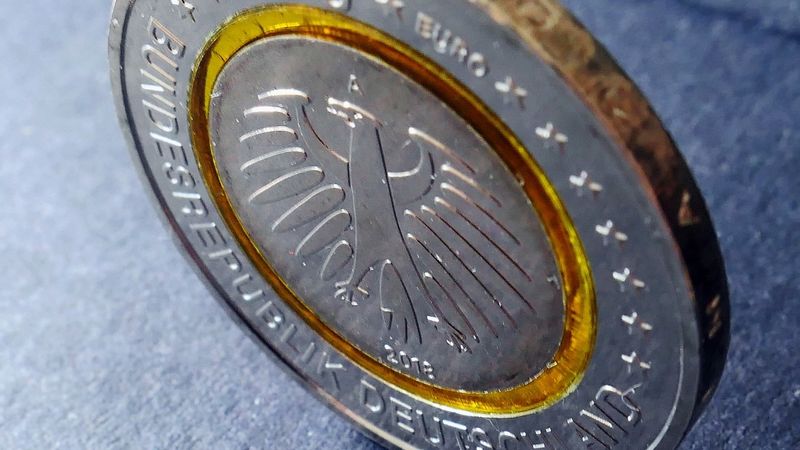 Saeima nolemj būtiski palielināt valsts augstāko amatpersonu atalgojumu