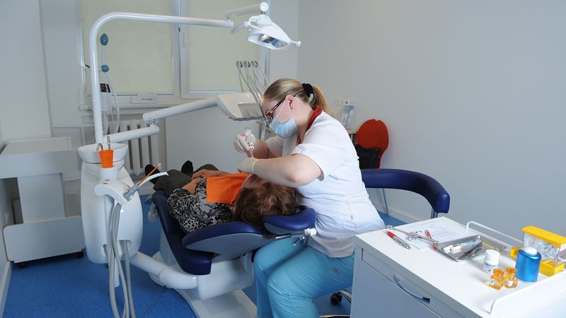 Poliklīnikas Aura zobārstniecības renovācijā ieguldīti 400 000 eiro
