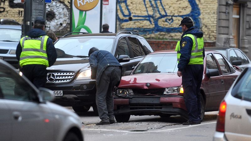 Apdrošinātāji necels KASKO, bet spiesti celt OCTA cenas