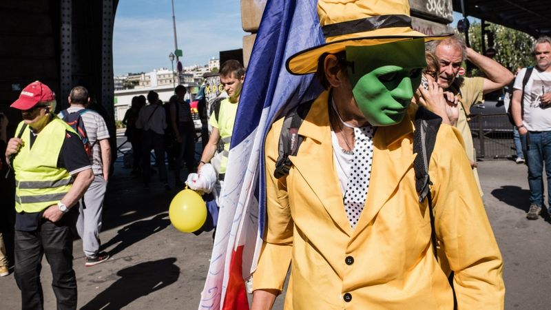 Parīzē policija gatavojas vairākiem plašiem protestiem nedēļas nogalē