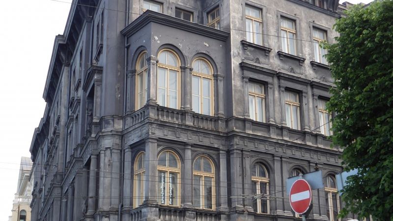 Par 635 600 eiro atjaunos fasādi vēsturiskajai Saktas mājai