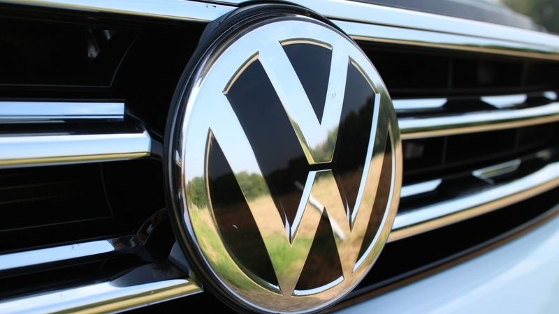 Huawei noslēdz vienošanos par 4G tehnoloģiju izmantošanu Volkswagen automobiļos