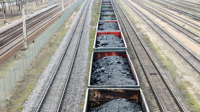 Stājas spēkā Krievijas ogļu embargo; tranzītam caur Lietuvu izņēmuma statuss