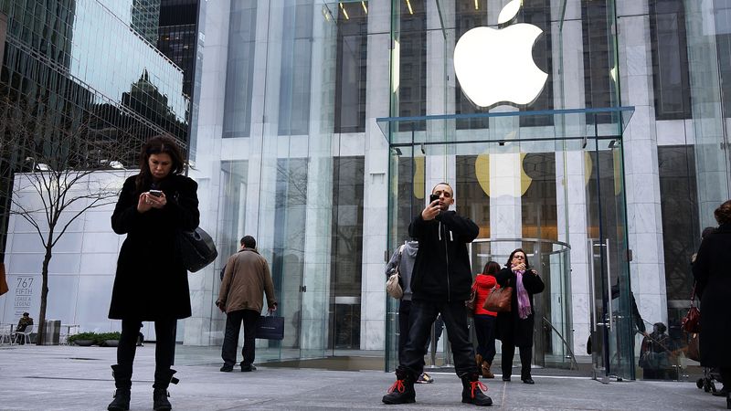 Iespējamas nedienas ar iPhone 5 izraisa Apple akciju cenas kritumu