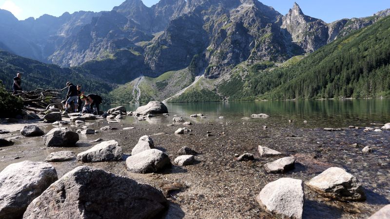 Papildināta - Slovākijā kalnos nosalušas divas sievietes no Latvijas