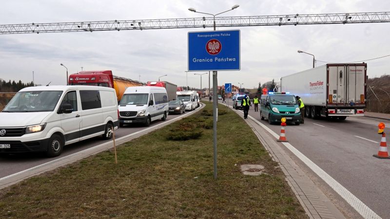 Lai risinātu problēmas uz Vācijas-Polijas robežas, uz ĀM izsauc Polijas vēstnieci