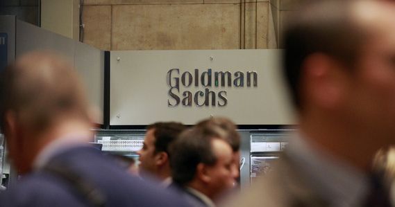 Volstrītas milzim Goldman Sachs Lielbritānijā piemēro 20 miljonu sodu