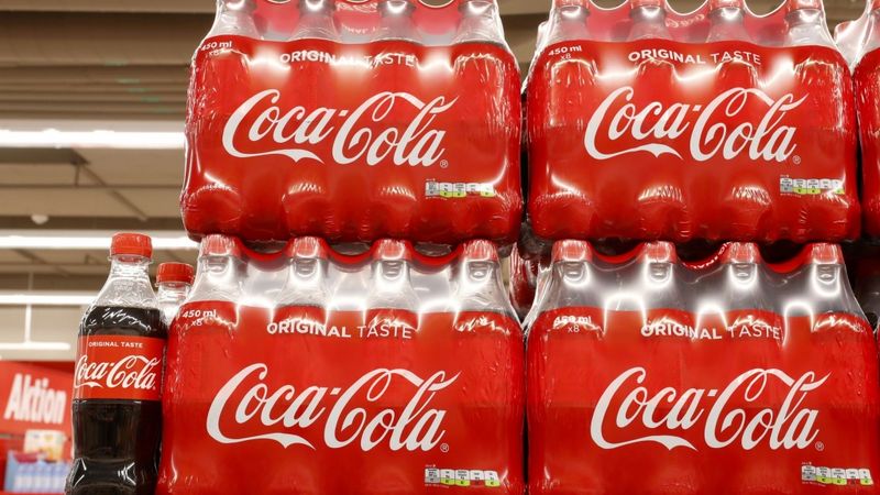 Coca-Cola peļņa otrajā ceturksnī nokritusies par 32%