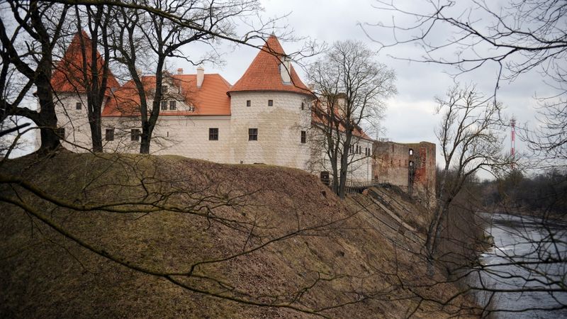 Bauskas pils atkal zaudē ēdinātāju