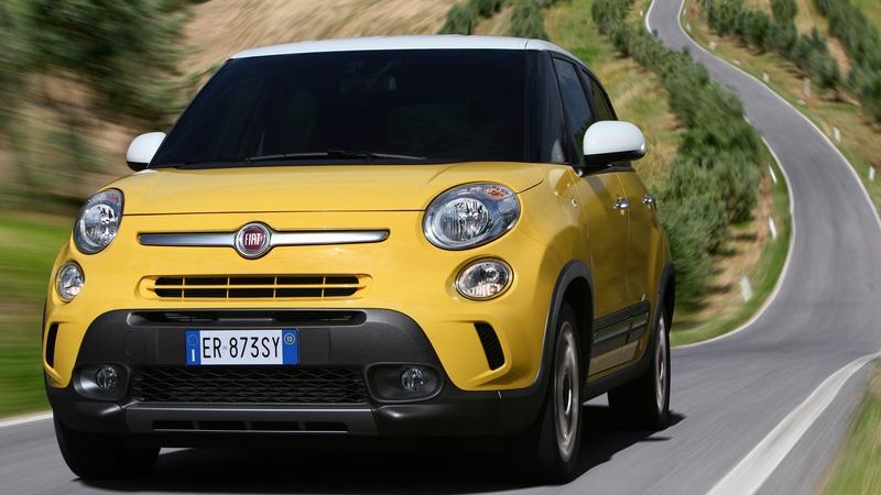 Fiat 500 L Trekking: Jautrais olas dzeltenums