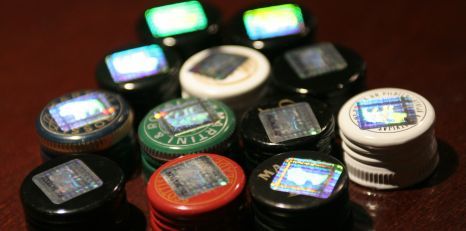Alkoholiskajiem kokteiļiem vairāk nevajadzēs akcīzes markas; lētāki tie nekļūs