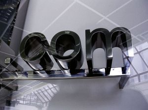 .com šodien svin dzimšanas dienu