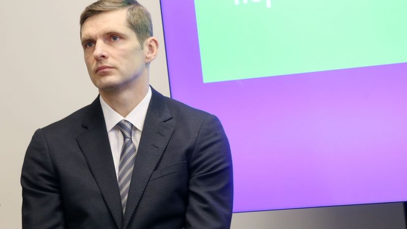 Algas sasniegs jaunas virsotnes