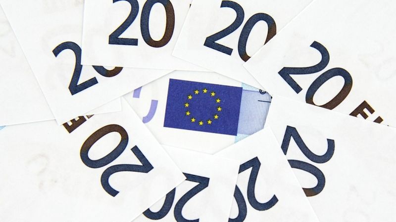 Stājas spēkā ECB samazinātās likmes