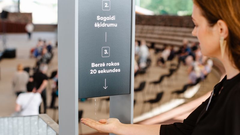 Papildina bezkontakta roku dezinficēšanas risinājumu klāstu