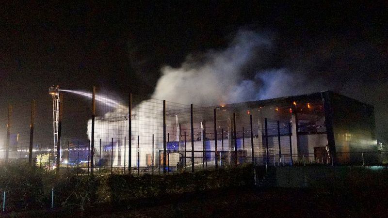 Nodedzināts bēgļu centrs pie Berlīnes
