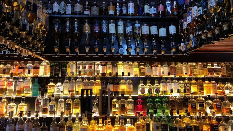 Prike Latvija: Alkohola akcīzes nodokļa samazinājums radīja nelielu jucekli klientu vidū